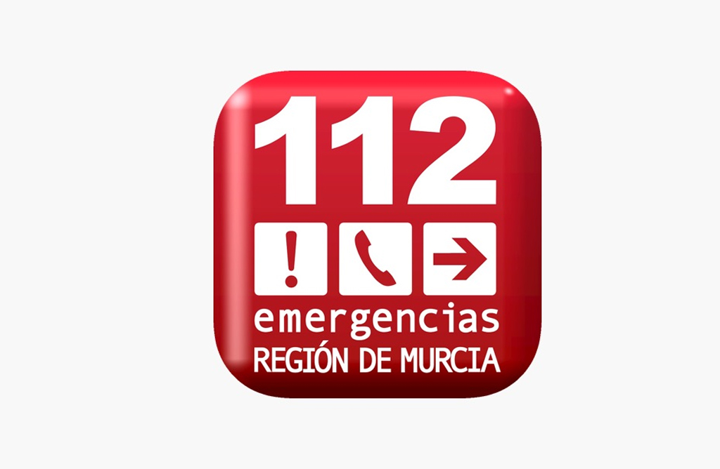 Cuatro personas resultan heridas al salirse de la v�a su turismo y caer a una rambla por un desnivel en Alhama