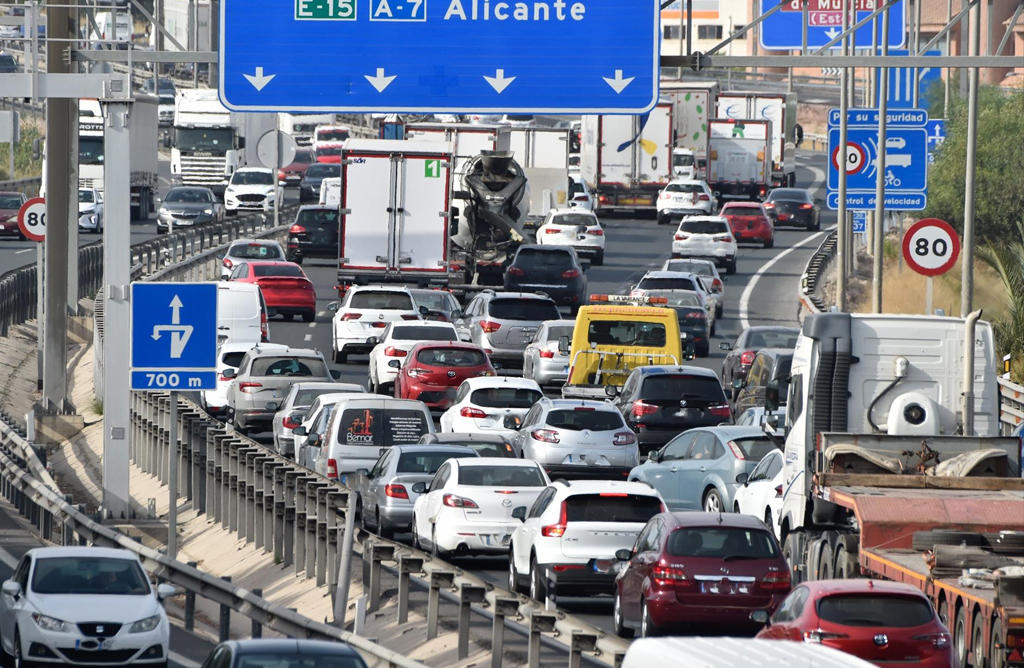 La DGT espera grandes desplazamientos a la costa con motivo del puente del D�a de la Regi�n
