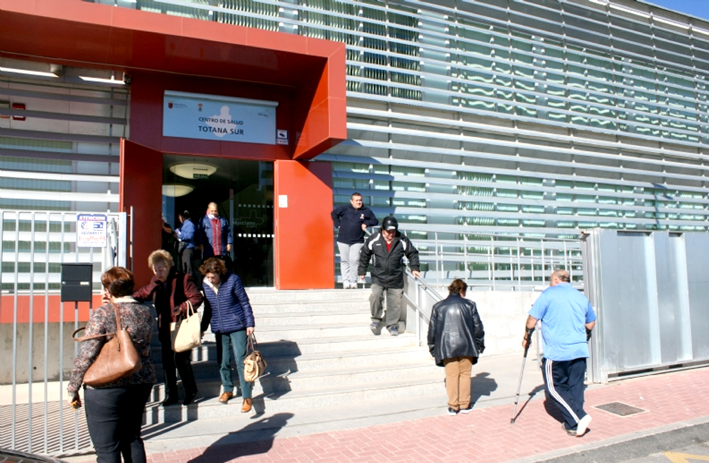 La campaa de vacunacin antigripal y de la Covid-19 de la temporada 2025/2026 ya ha arrancado en Totana